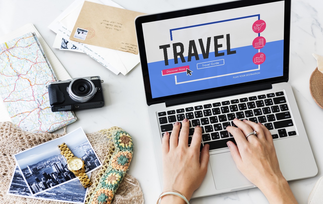 Boost Your Travel Leads this Holiday Season with Expert Social Media Strategies blog pag