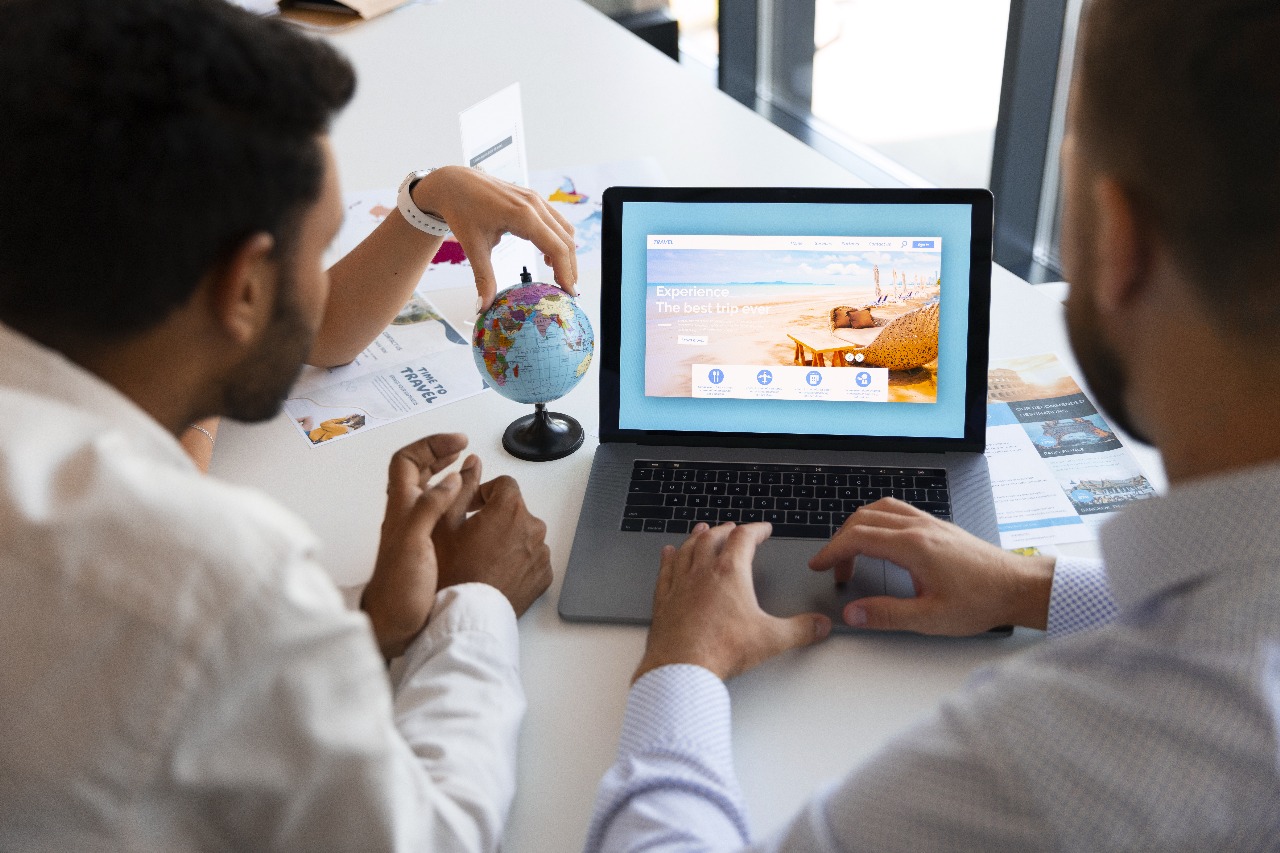 Boost Your Travel Leads this Holiday Season with Expert Social Media Strategies blog pag